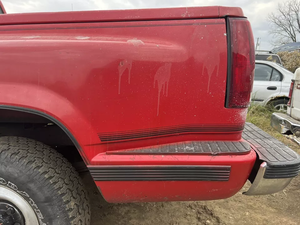 Electric 2-in-1 Wheeled Battery Jump Starter - Image 4