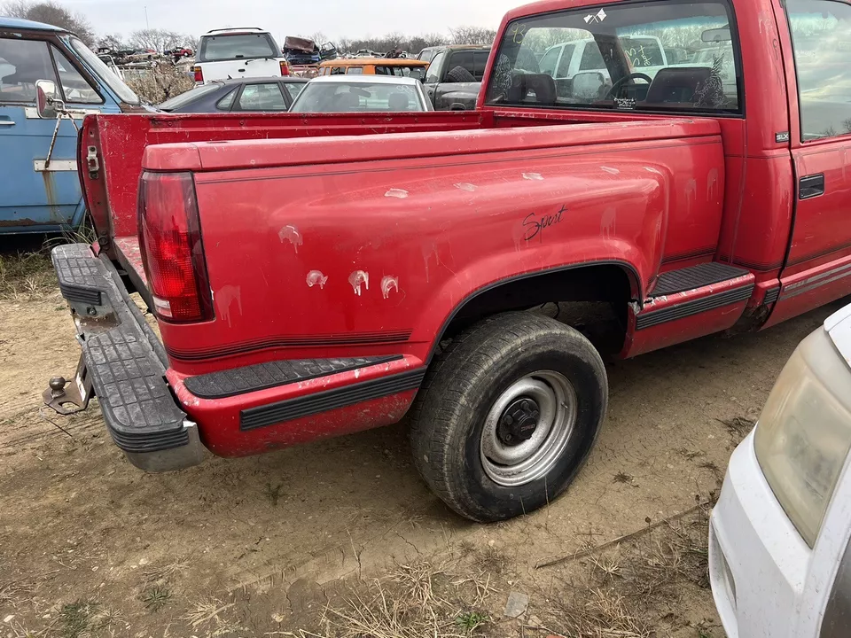 Electric 2-in-1 Wheeled Battery Jump Starter - Image 5