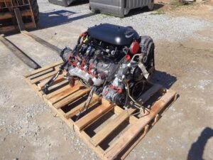 2002 4.8 Chevy Vortec Engine with 2WD 4L60E Transmission and Complete Wiring Harness - Image 2